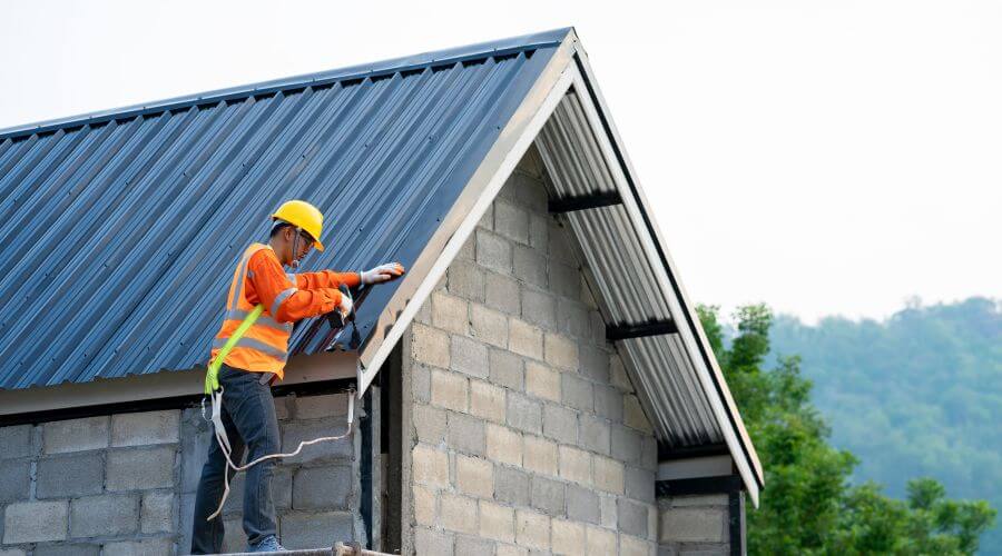Expert Emergency Roof Repairs services in Lake City, MN